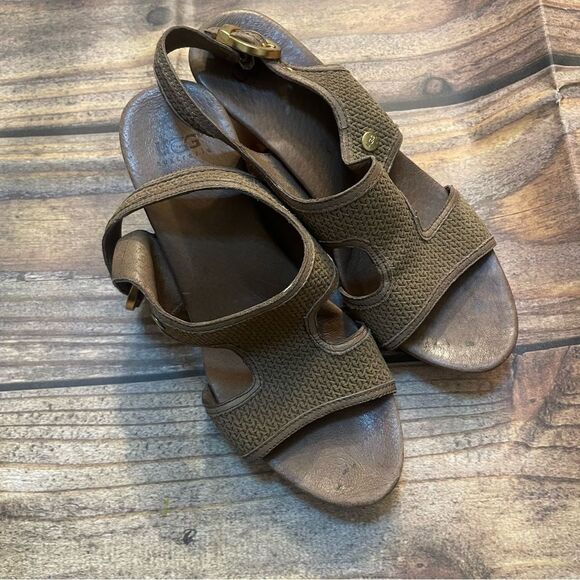 UGG Lomita size 7 Women’s Brown Open Toe Clog Heeled Sandals - Picture 2 of 6